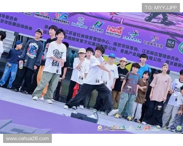 南京街舞队以63分领跑世界街舞大赛积分榜展现实力与风采 南京街舞队以63分领跑世界街舞大赛积分榜展现实力与风采