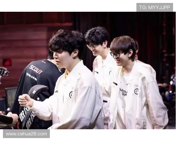 赛后复盘FPX与IG对决中的节奏变化与战术分析