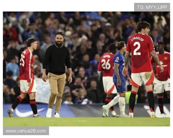 切尔西主场遭曼联逆转1比2遗憾落败引发热议